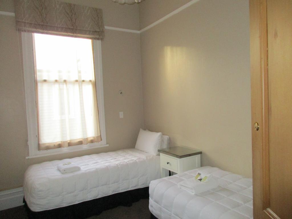 Valmai House Cambridge Motel Exterior photo